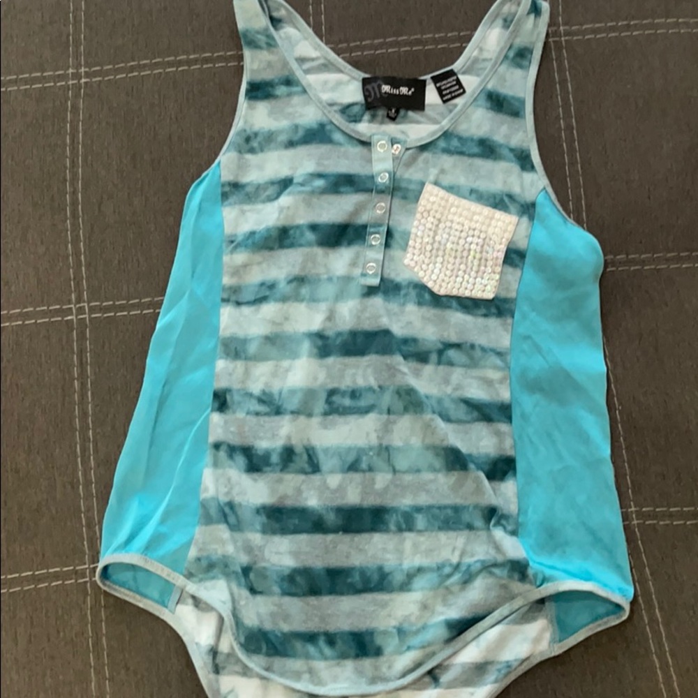 Fashion Tank - Picture 2 of 3